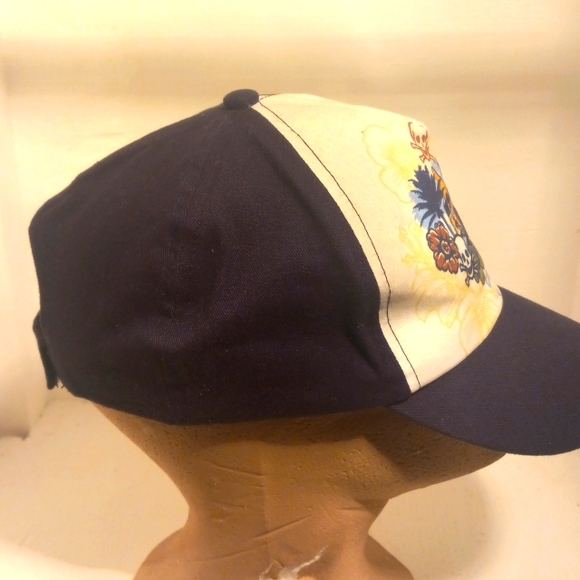 Disney Resort custom original Mickey skulls and cross bones,surf board van - Picture 5 of 6